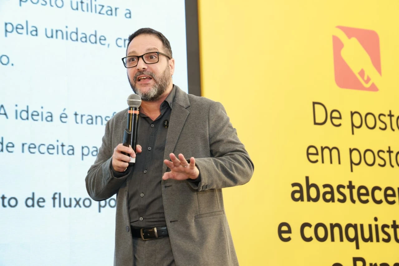 Ricardo Veríssimo apresenta aplicações de IA em vendas para a 99Abastece