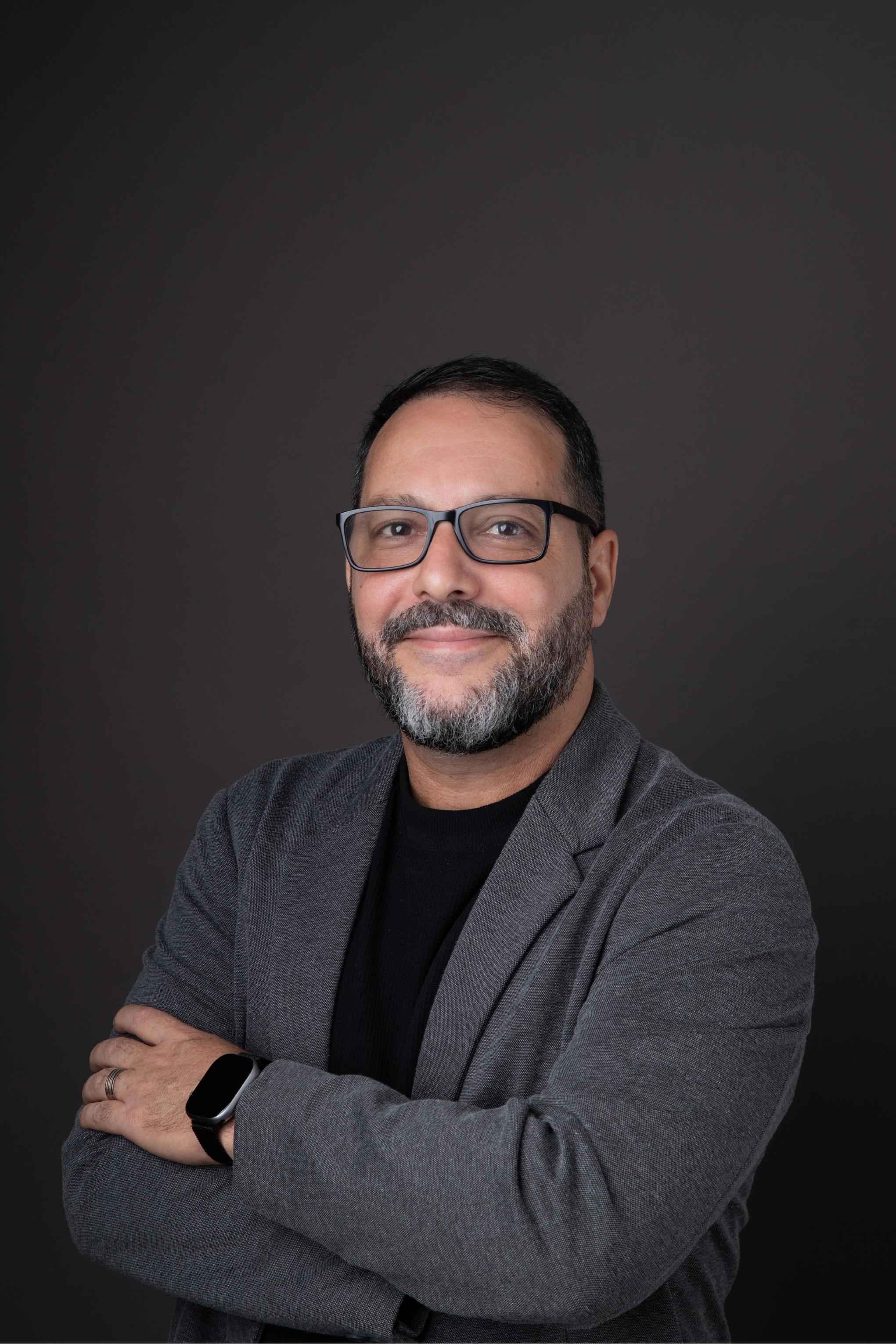 Ricardo Veríssimo palestrando em evento corporativo sobre vendas e liderança